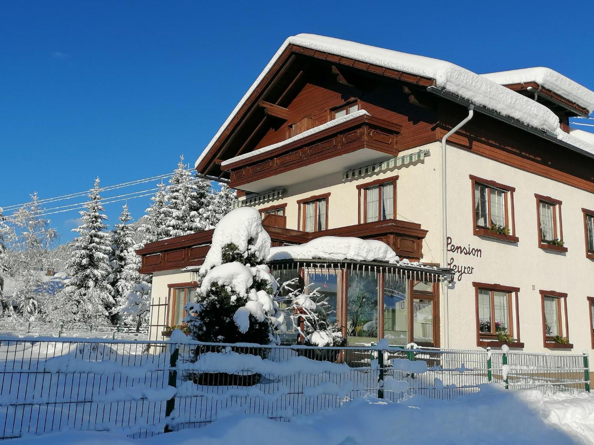 Pension Leyrer Kotschach-Mauthen Exterior foto
